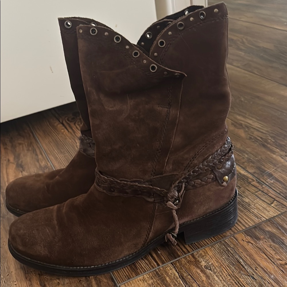 Brown Suede Western Boots